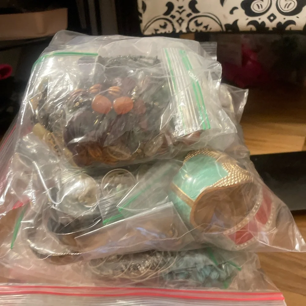 Assorted Jewelry Collection - Picture 1 of 5